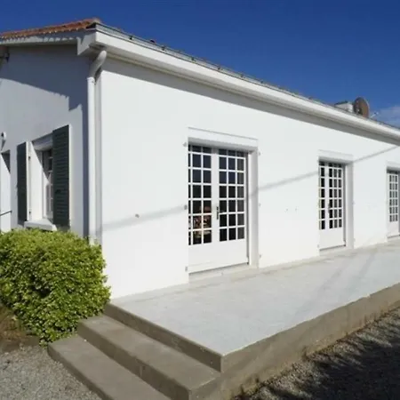 Holiday home House Maison Rue Des Misottes Sur Mer 1 L'Aiguillon-sur-Mer